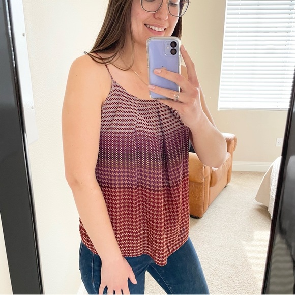 🎃CAbi Houndstooth Colorful Sheer Pleated Tank Top - Picture 3 of 10